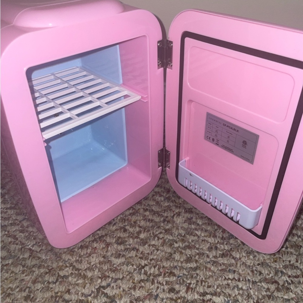 Pink Mini fridge - Picture 3 of 6